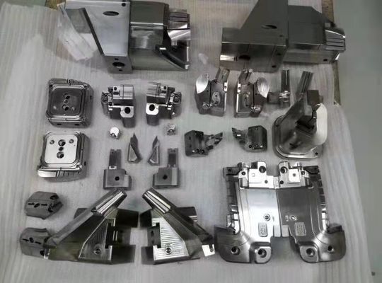 OEM যথার্থ ইনজেকশন ছাঁচ হার্ডওয়্যার অংশ স্টেইনলেস স্টীল ব্রাস অটো ছাঁচ অংশ